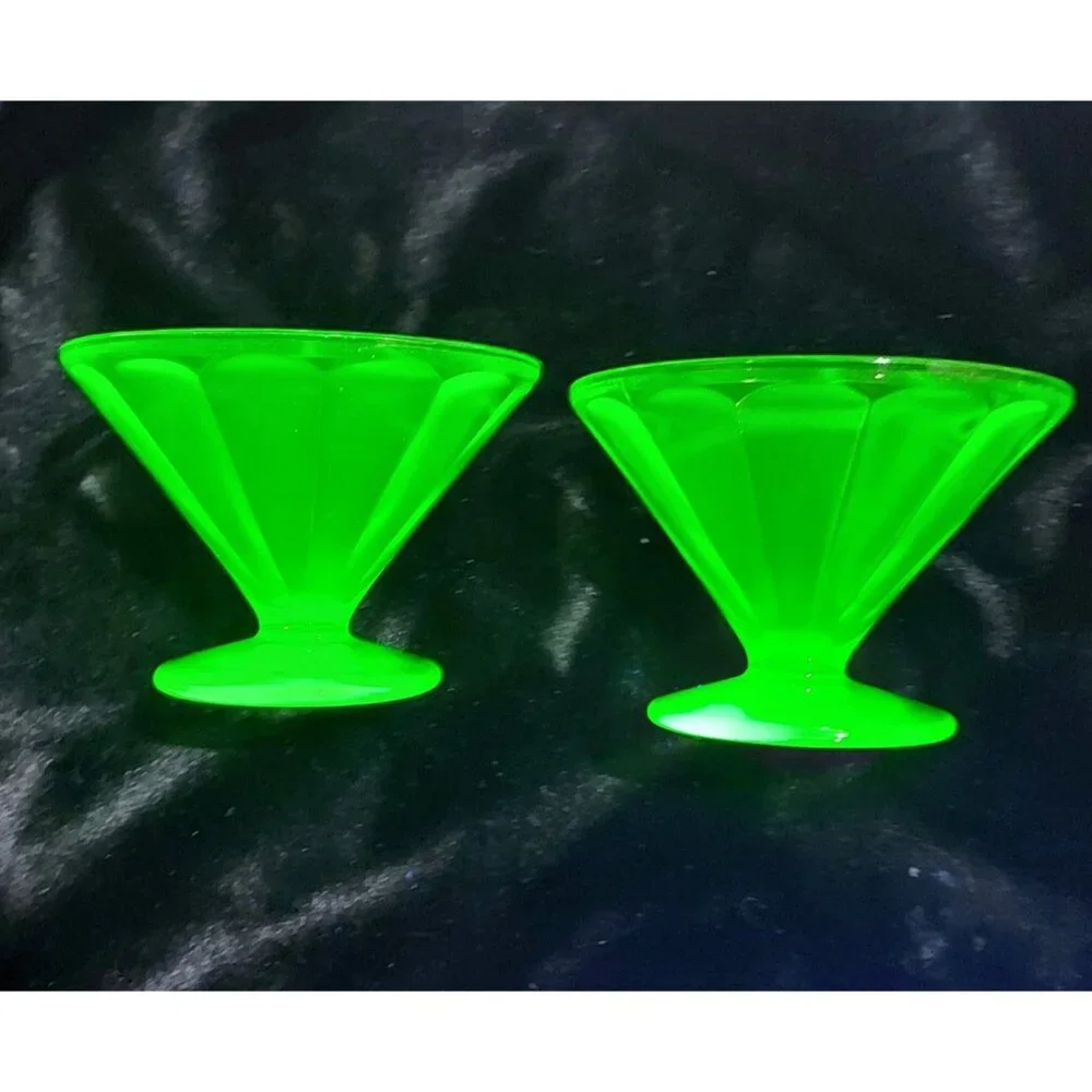 Federal Glass Company Pudding Custard Sherbet 2 Cups Glowy Depression Green - Picture 3 of 16